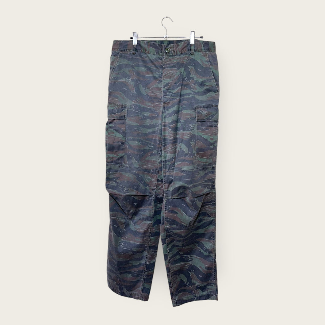 Army Camouflage Cargo Trousers - M/L