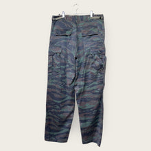 Load image into Gallery viewer, Army Camouflage Cargo Trousers - M/L
