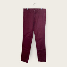 Load image into Gallery viewer, Carhartt Chino (Bordeaux) - S
