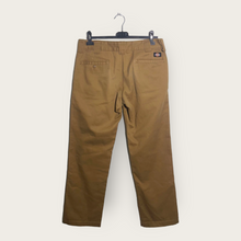 Load image into Gallery viewer, Dickies Trousers - M
