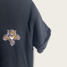 Load image into Gallery viewer, Florida Panthers T-Shirt (Black) - M/L
