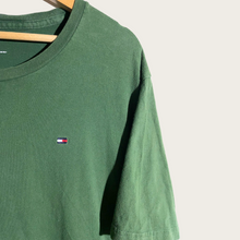 Load image into Gallery viewer, Tommy Hilfiger T-Shirt (Green) - L
